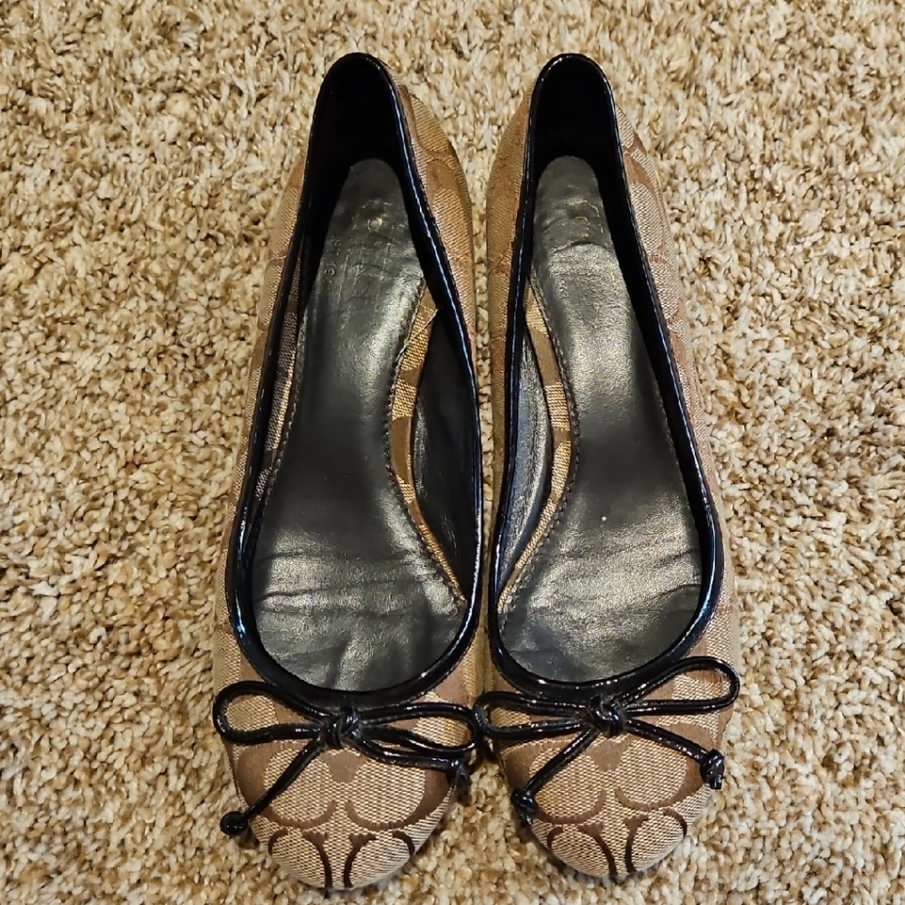 Coach Tan and Black Flats with Bow Details